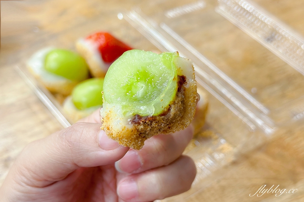 台北中正｜Q麻吉古早味麻糬．南機場夜市最夯的排隊麻糬，季節限定草莓葡萄大福 @飛天璇的口袋