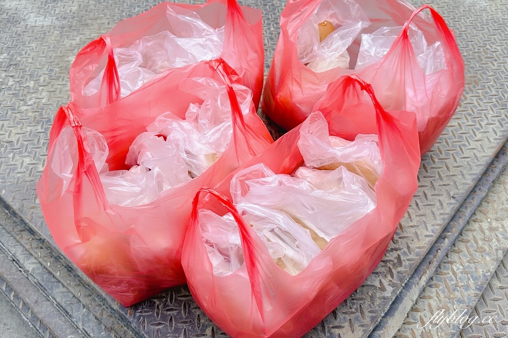 南投埔里｜大城黑糖饅頭，比臉大的埔里黑糖饅頭，開店一個小時完售 @飛天璇的口袋
