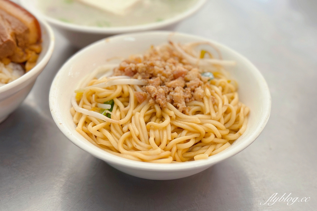 台中西區｜無招牌自治街乾麵，住家營業50年都沒有招牌，一碗炒麵感受最簡單的人情味 @飛天璇的口袋