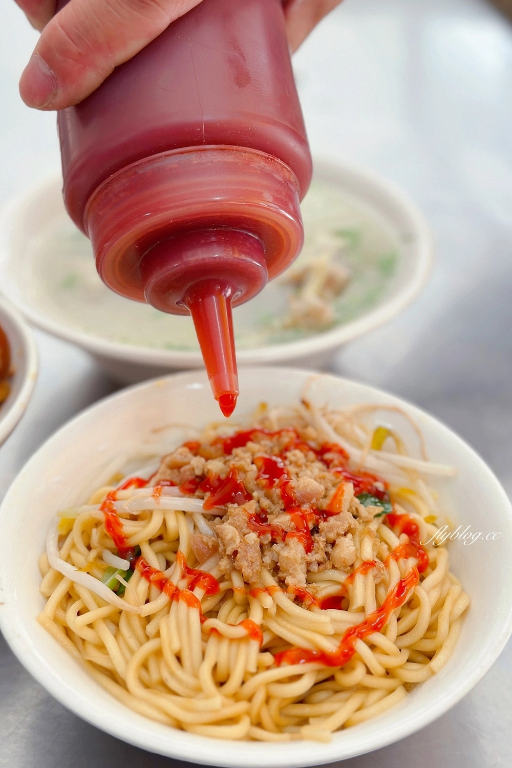 台中西區｜無招牌自治街乾麵，住家營業50年都沒有招牌，一碗炒麵感受最簡單的人情味 @飛天璇的口袋