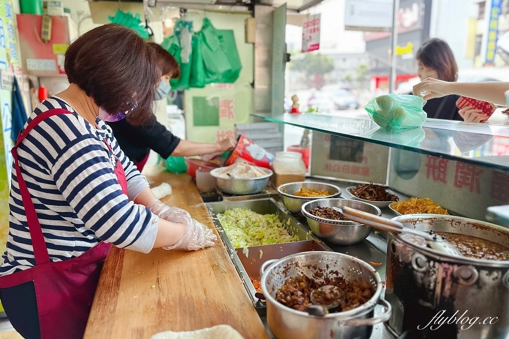 台中北區｜幸福潤餅，台中老字號潤餅店，口感清爽份量比較少 @飛天璇的口袋