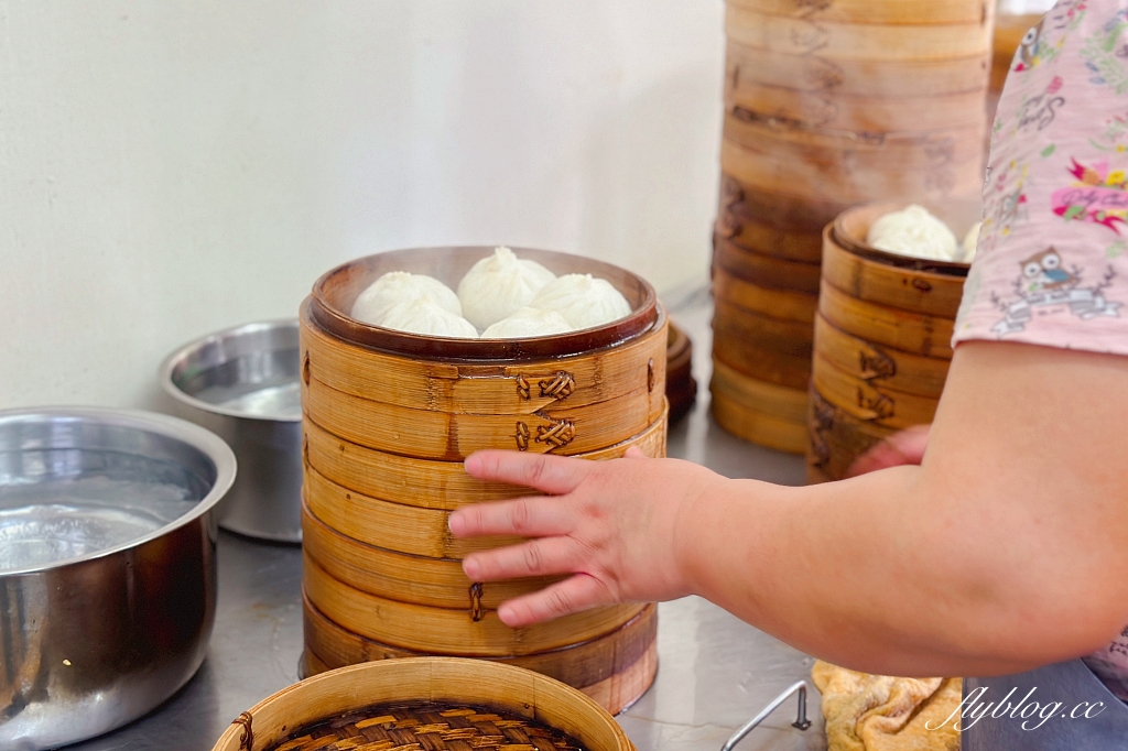 台中西屯|老鋪子湯包,超大顆的會噴汁湯包,逢甲商圈學生族最愛的銅板美食 @飛天璇的口袋 台中西屯|老鋪子湯包,超大顆的會噴汁湯包,逢甲商圈學生族最愛的銅板美食 @飛天璇的口袋