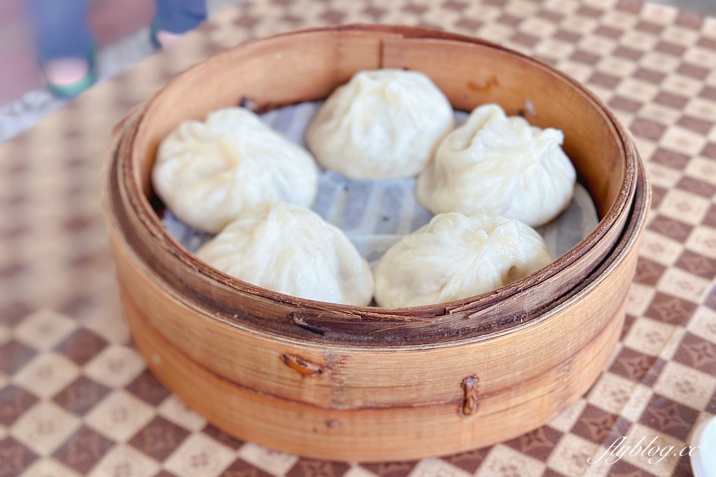 台中西屯|老鋪子湯包,超大顆的會噴汁湯包,逢甲商圈學生族最愛的銅板美食 @飛天璇的口袋 台中西屯|老鋪子湯包,超大顆的會噴汁湯包,逢甲商圈學生族最愛的銅板美食 @飛天璇的口袋