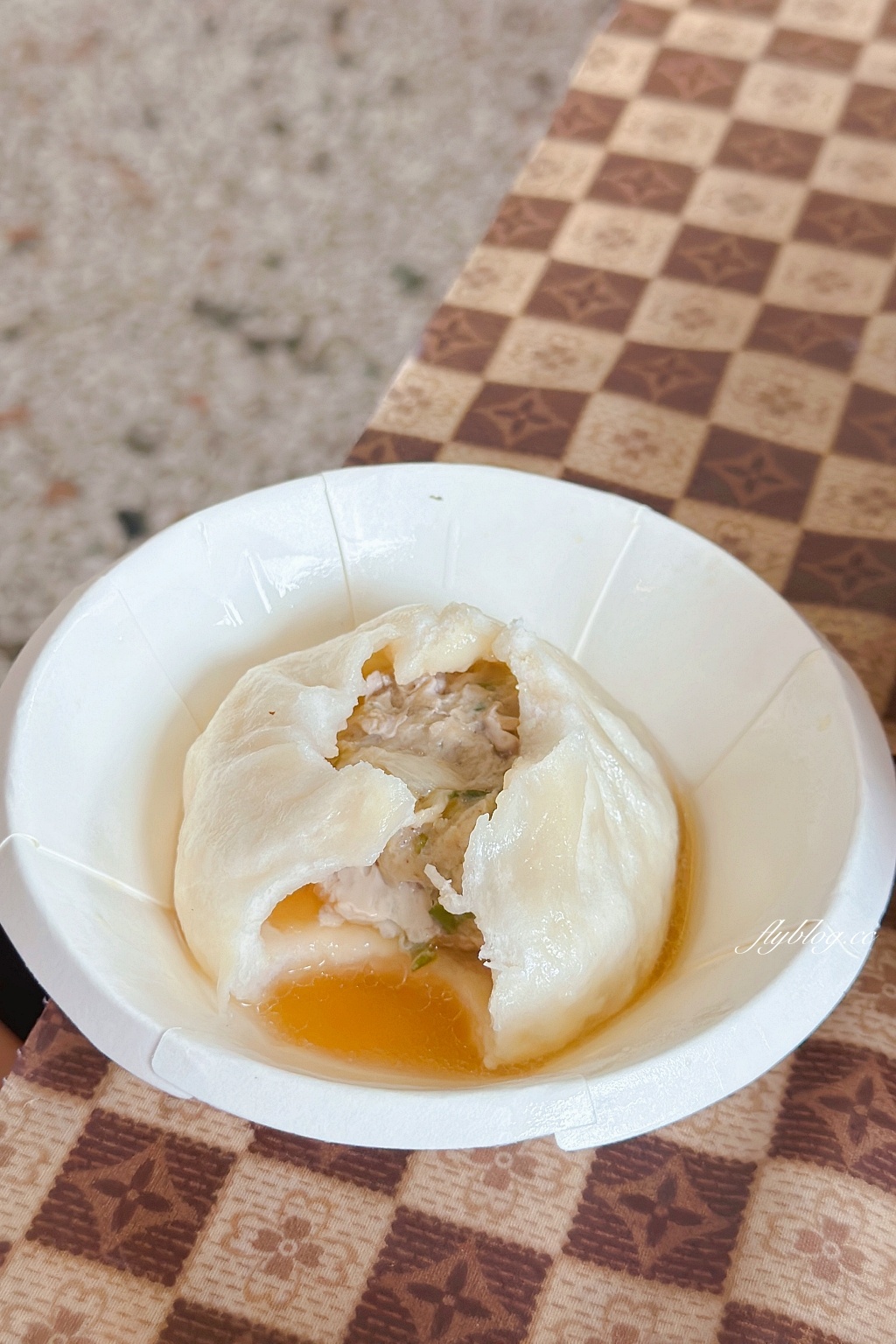 台中西屯|老鋪子湯包,超大顆的會噴汁湯包,逢甲商圈學生族最愛的銅板美食 @飛天璇的口袋 台中西屯|老鋪子湯包,超大顆的會噴汁湯包,逢甲商圈學生族最愛的銅板美食 @飛天璇的口袋