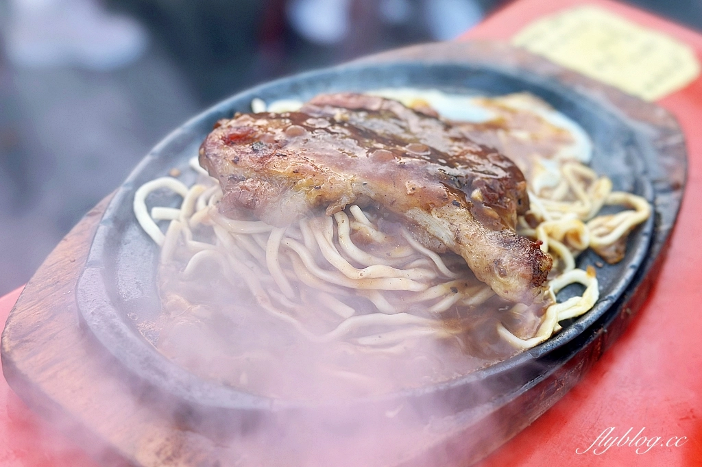 台中南區｜來客牛排，大慶夜市人氣平價牛排，加麵不加價飲料濃湯喝到飽 @飛天璇的口袋