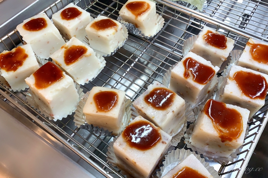 台中中區｜義美餅店，被麵包耽誤的滷味店，學生時期綠川東街搭公車時的點心 @飛天璇的口袋