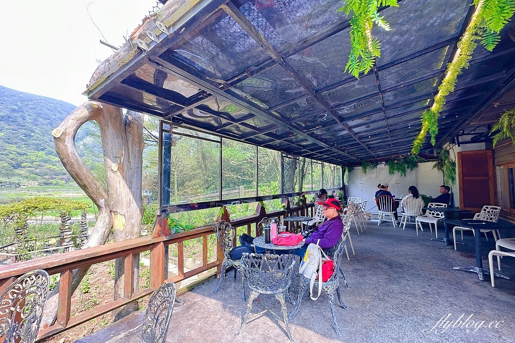 台北北投｜名陽匍休閒農莊，陽明山海芋季開始了，可愛粉紅噗噗車超好拍 @飛天璇的口袋