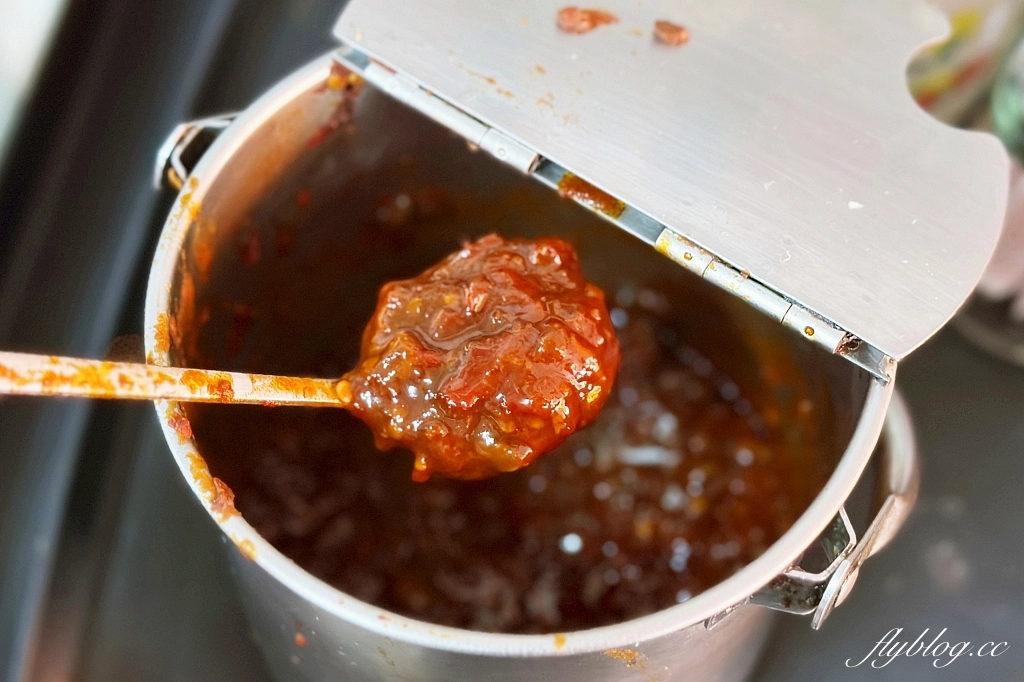 台中東區｜陳明統爌肉飯．飄香60年的銅板美食，米其林比必登推介台中爌肉飯 @飛天璇的口袋