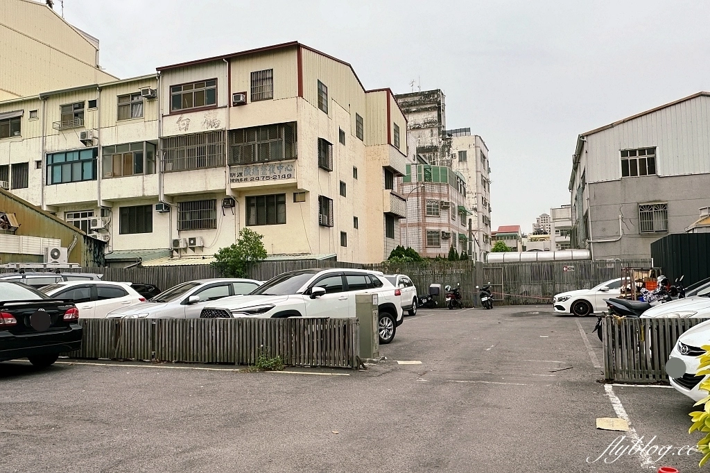 台中南屯｜嚮辣牛和麻辣鍋，超過100種火鍋自助吧，898元以上和牛吃到飽 @飛天璇的口袋