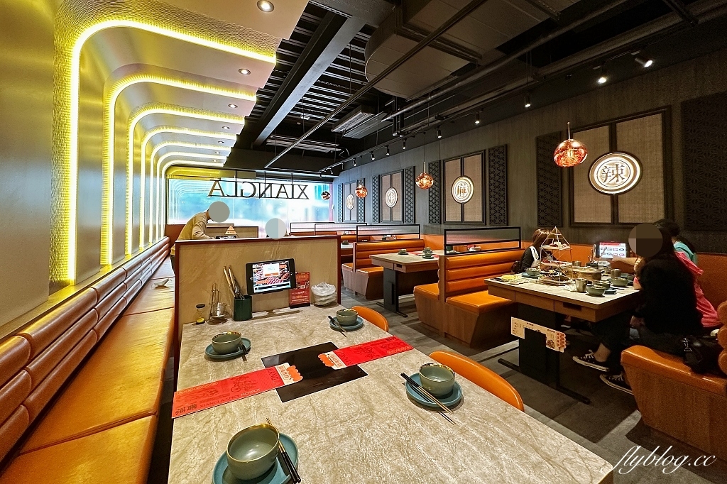 台中南屯｜嚮辣牛和麻辣鍋，超過100種火鍋自助吧，898元以上和牛吃到飽 @飛天璇的口袋