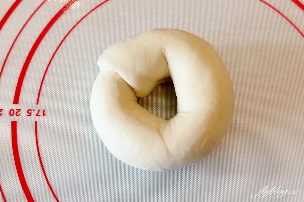 食譜分享｜貝果的做法，不用攪拌機也可以，藍莓乳酪貝果超好吃 @飛天璇的口袋