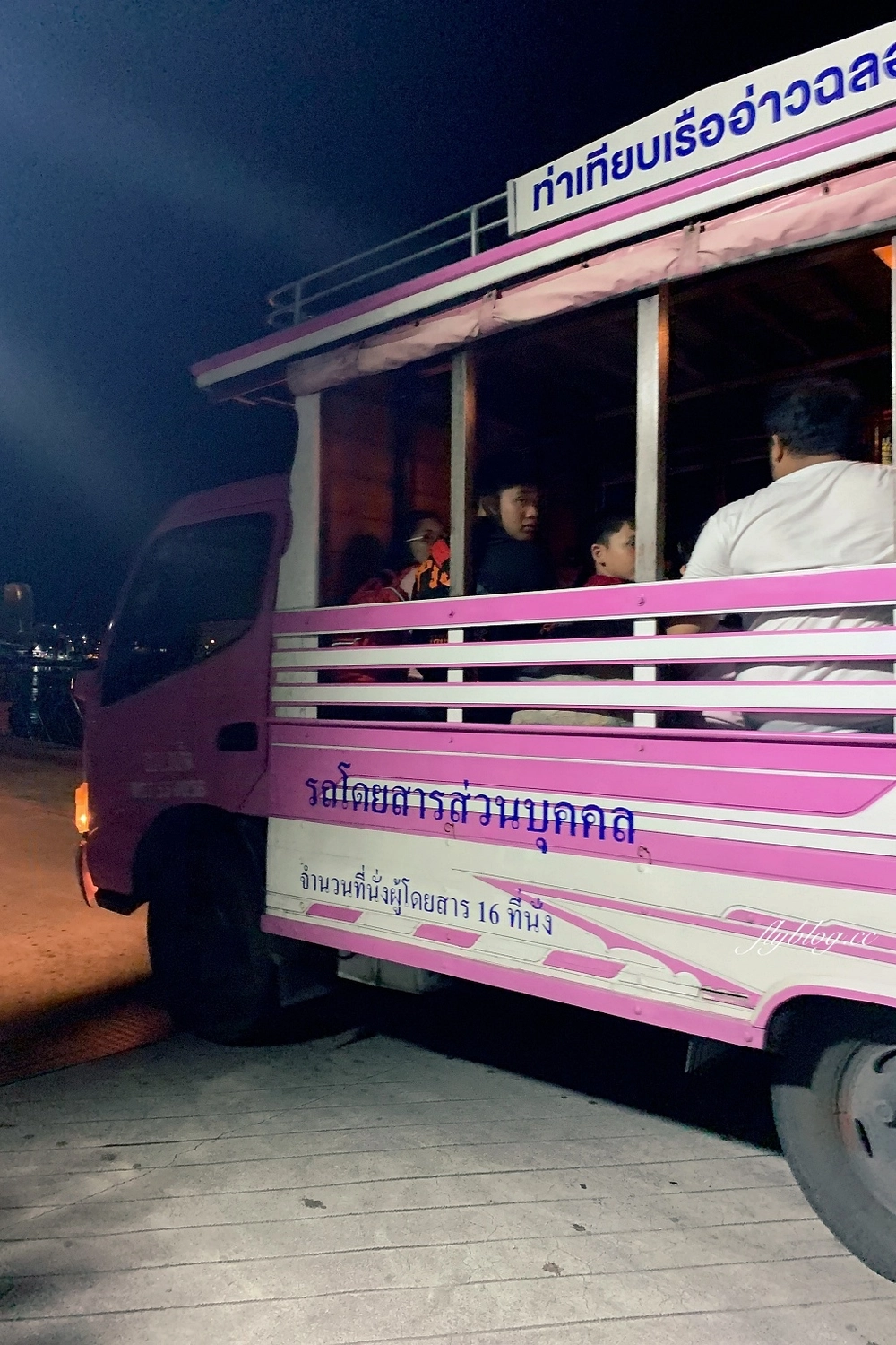 泰國普吉島｜珊瑚島Coral Island．搭乘遊艇前往普吉島渡假盛地，在banana beach享受陽光沙灘比基尼 @飛天璇的口袋
