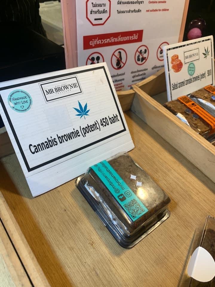 泰國普吉島｜Lard Yai 大坡夜市，普吉島週日限定夜市，街道建築感受濃濃葡式風情 @飛天璇的口袋