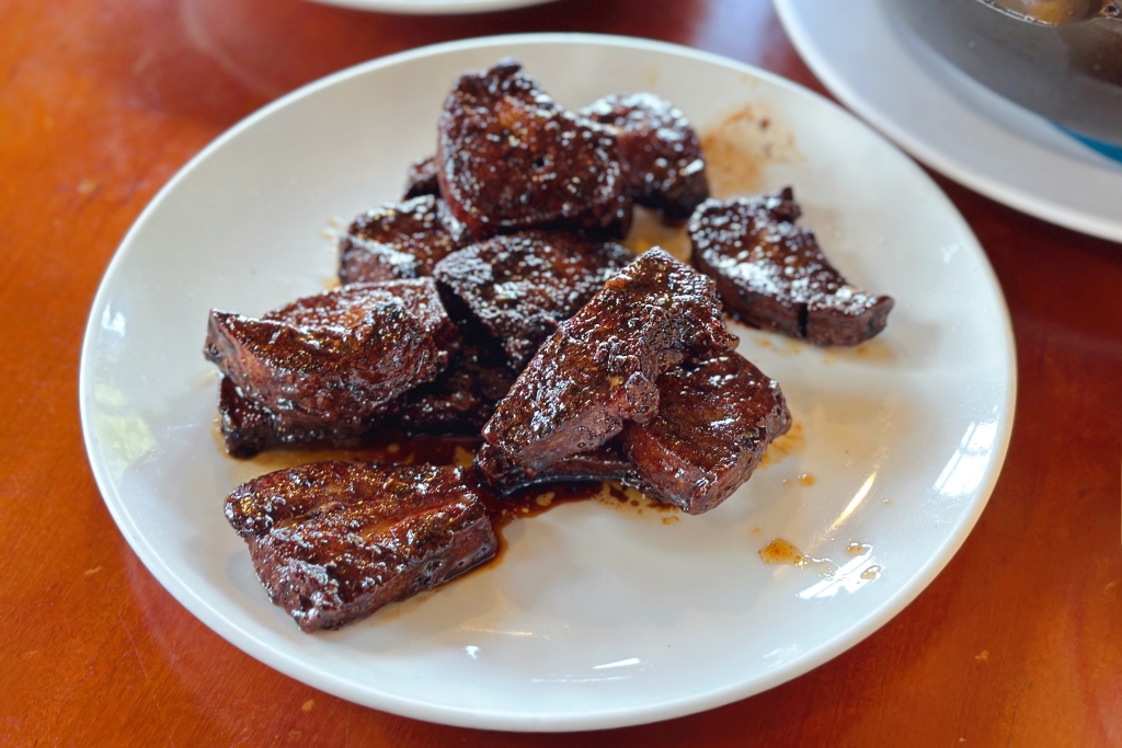 台中石岡｜仙塘跡餐廳，為了燜鴨專程來朝聖，非常隱密生意卻超好的景觀餐廳 @飛天璇的口袋