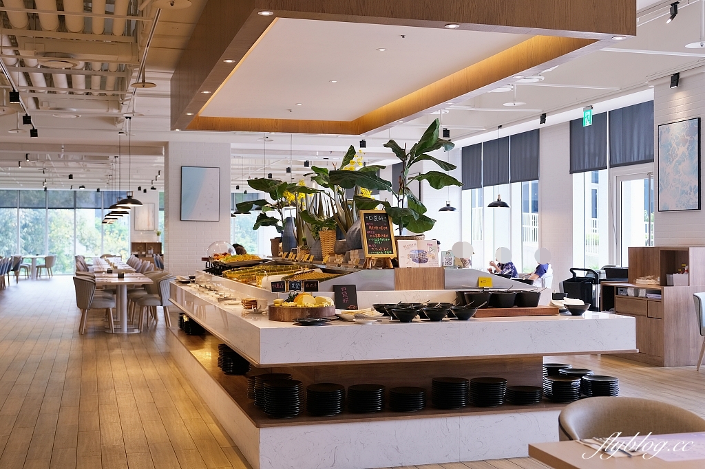 新北淡水｜將捷金鬱金香酒店，房間陽台正對淡水河美景，結合飯店商場和電影院 @飛天璇的口袋