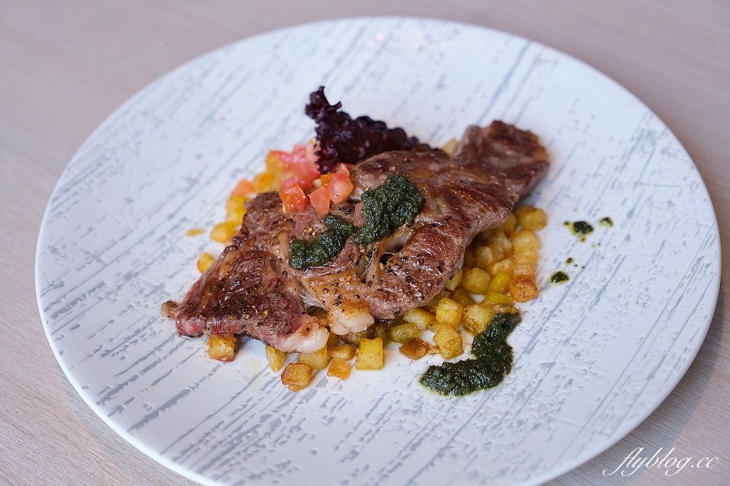 新北淡水｜將捷金鬱金香酒店，房間陽台正對淡水河美景，結合飯店商場和電影院 @飛天璇的口袋