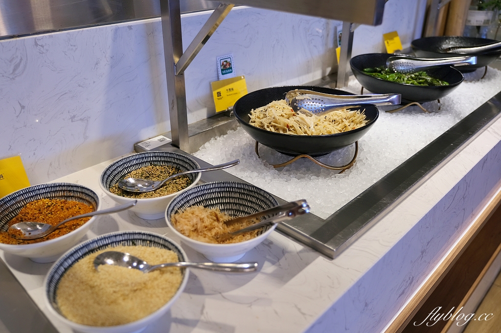 新北淡水｜將捷金鬱金香酒店，房間陽台正對淡水河美景，結合飯店商場和電影院 @飛天璇的口袋