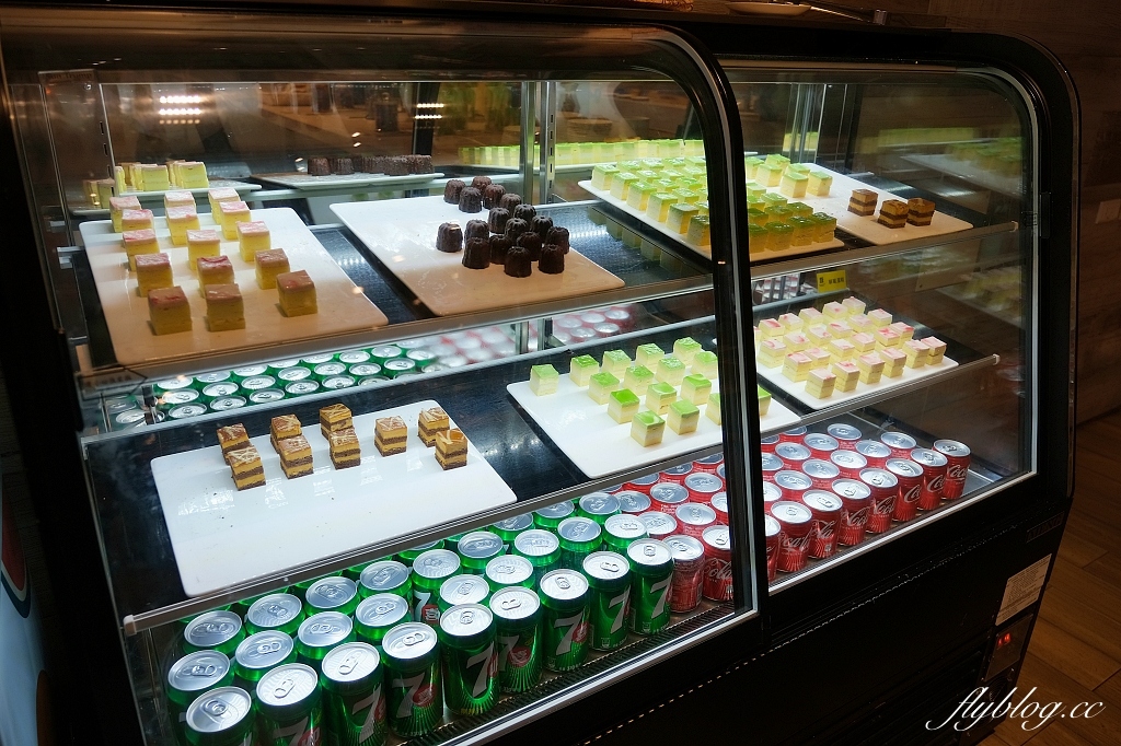 新北淡水｜將捷金鬱金香酒店，房間陽台正對淡水河美景，結合飯店商場和電影院 @飛天璇的口袋