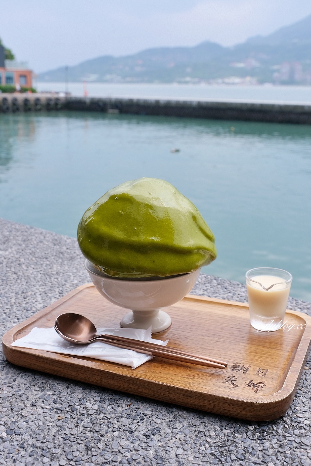 新北淡水｜朝日夫婦，充滿沖繩風情的日式刨冰店，坐擁淡水河第一排美景 @飛天璇的口袋