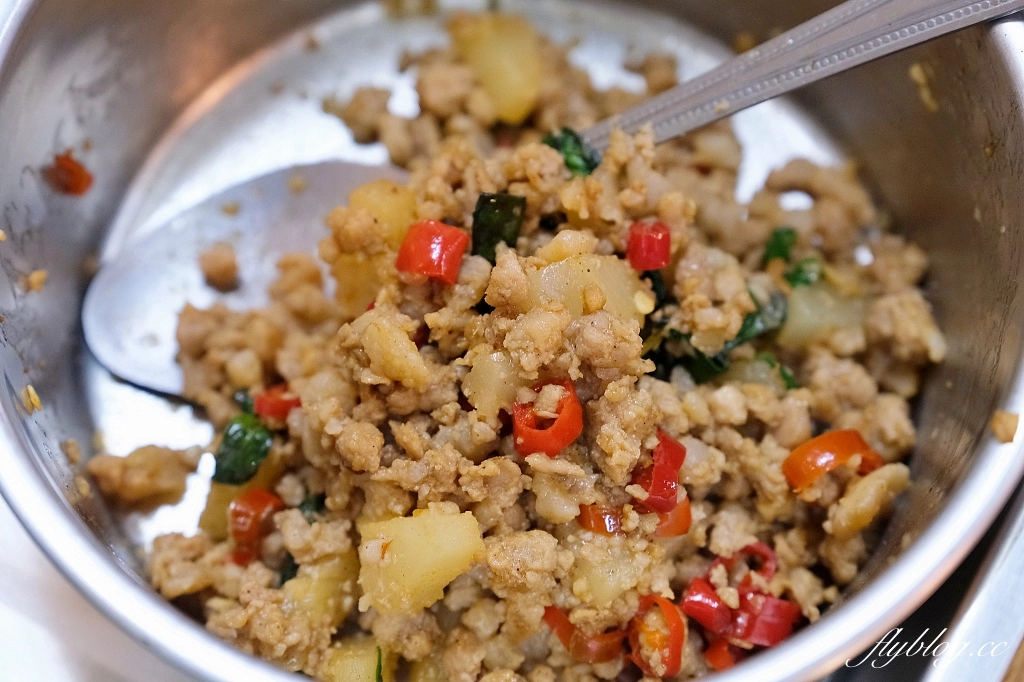 台北中正｜汪記餅家手作燒餅，南機場夜市胖胖小燒餅，吃得到黑糖珍珠、打拋豬和蒙古烤肉口味 @飛天璇的口袋