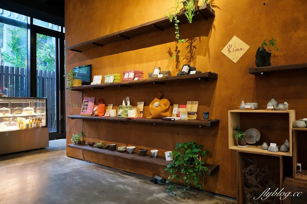 新竹竹北｜半畝院子，竹北森林系咖啡館茶窩窩，坐落在住宅區裡的人文館 @飛天璇的口袋