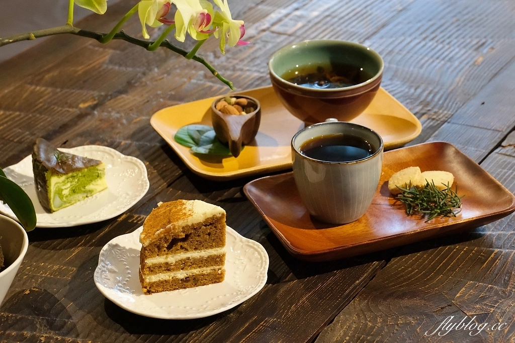 新竹竹北｜半畝院子，竹北森林系咖啡館茶窩窩，坐落在住宅區裡的人文館 @飛天璇的口袋