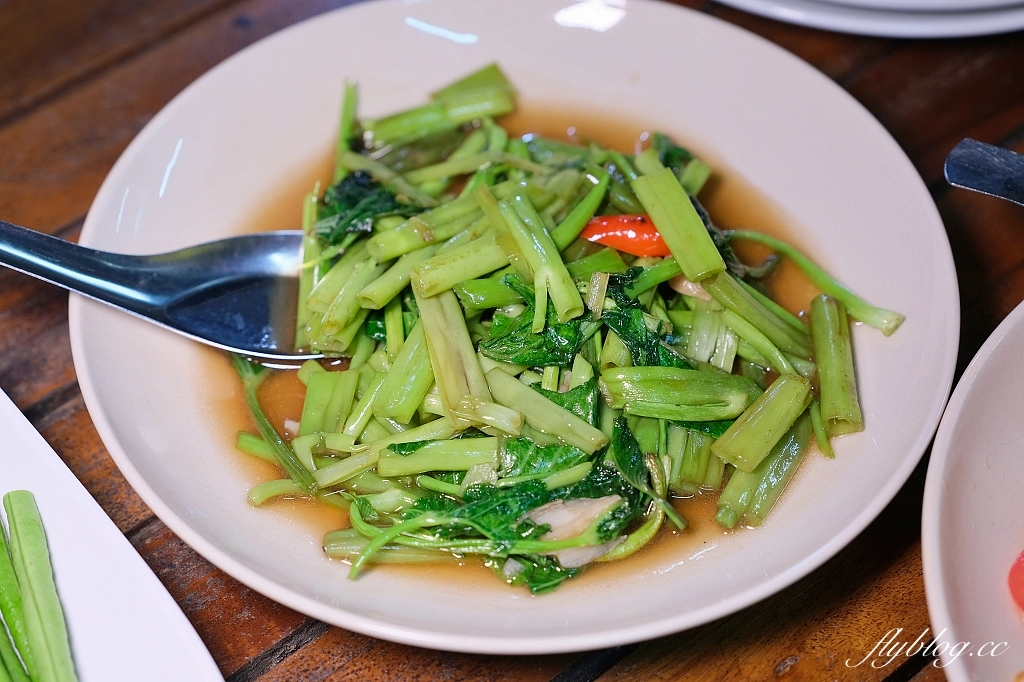 泰國普吉島｜Nam YOI Restaurant ร้านน้ำย้อย，米其林必比登推薦餐廳，提供道地泰南料理 @飛天璇的口袋