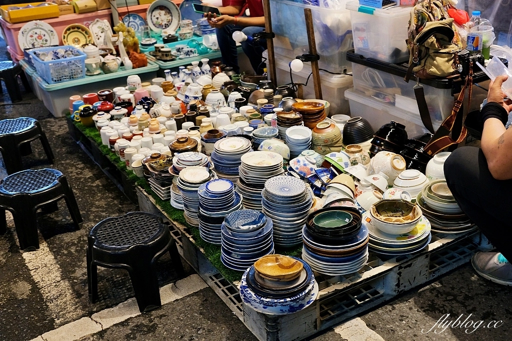 泰國普吉島｜Lard Yai 大坡夜市，普吉島週日限定夜市，街道建築感受濃濃葡式風情 @飛天璇的口袋