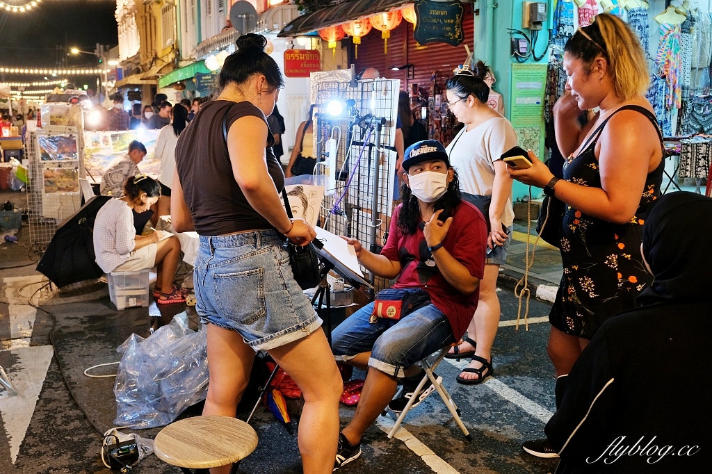 泰國普吉島｜Lard Yai 大坡夜市，普吉島週日限定夜市，街道建築感受濃濃葡式風情 @飛天璇的口袋