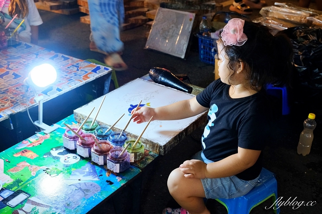 泰國普吉島｜Lard Yai 大坡夜市，普吉島週日限定夜市，街道建築感受濃濃葡式風情 @飛天璇的口袋