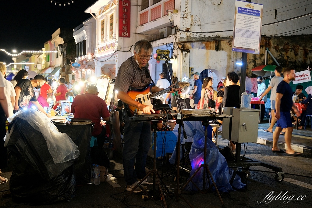 泰國普吉島｜Lard Yai 大坡夜市，普吉島週日限定夜市，街道建築感受濃濃葡式風情 @飛天璇的口袋