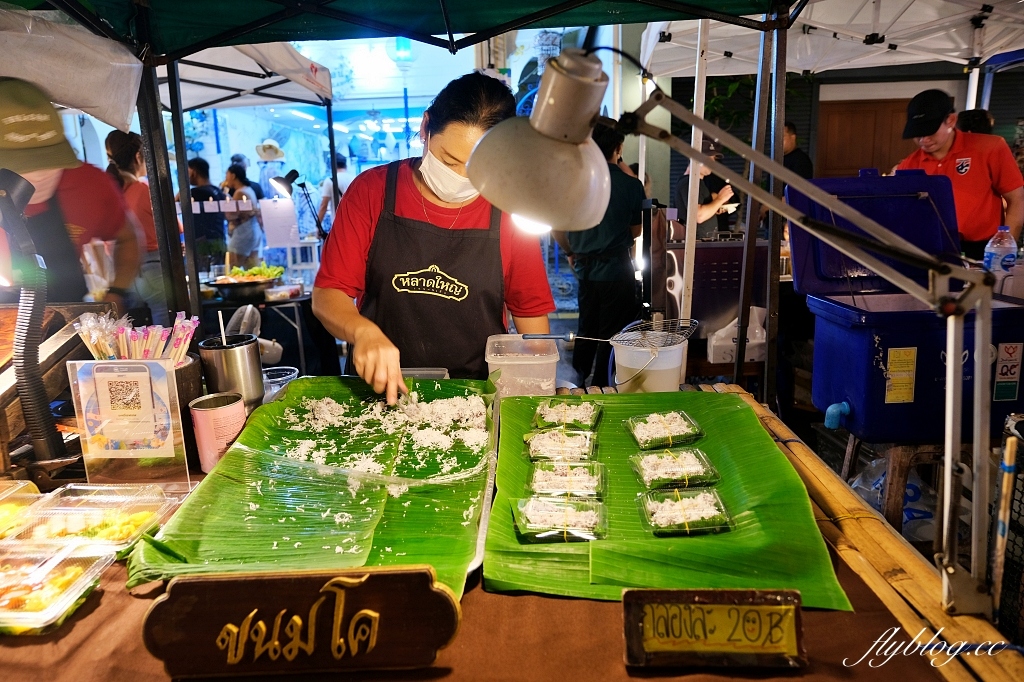 泰國普吉島｜Lard Yai 大坡夜市，普吉島週日限定夜市，街道建築感受濃濃葡式風情 @飛天璇的口袋