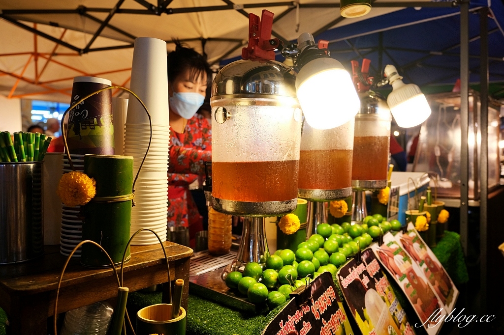 泰國普吉島｜Lard Yai 大坡夜市，普吉島週日限定夜市，街道建築感受濃濃葡式風情 @飛天璇的口袋