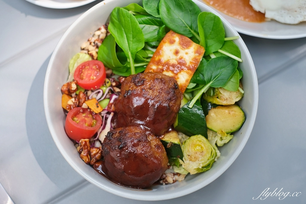 台北信義｜BRUN不然-信義店．台北森林系早午餐，陽台舒適用餐空間 @飛天璇的口袋