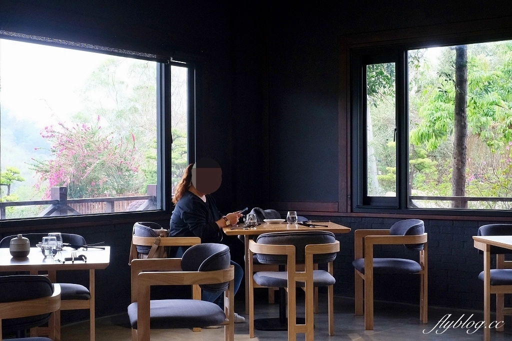台中北屯｜枯山円敷 YEN KARESAN，隱身大坑山區的預約制餐廳，黑色侘寂風日式庭園建築 @飛天璇的口袋