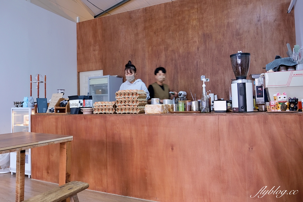 台中東區｜小犬咖啡店．日系老宅風咖啡館，手做吐司和甜點都很有水準 @飛天璇的口袋