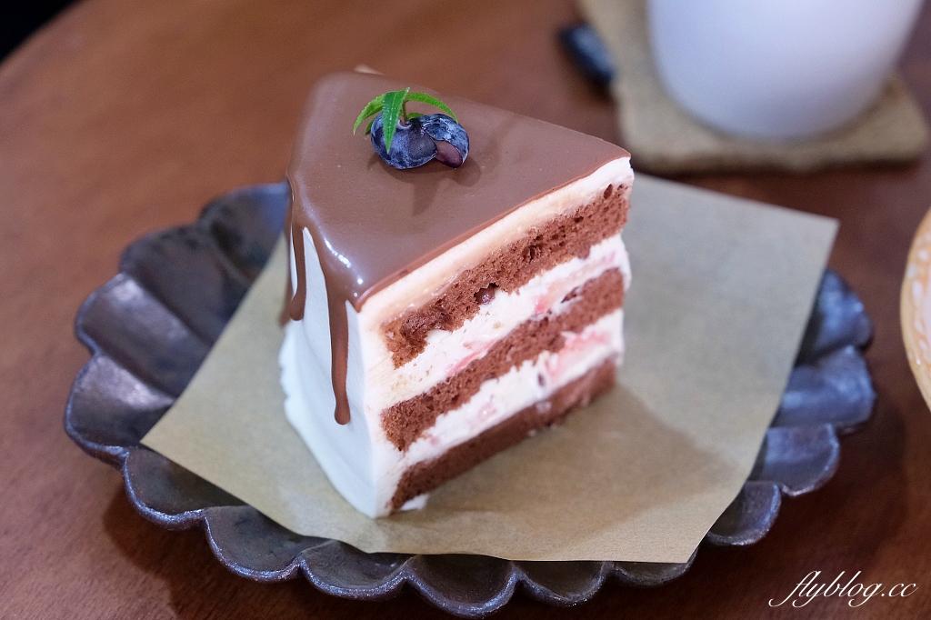 台中東區｜小犬咖啡店．日系老宅風咖啡館，手做吐司和甜點都很有水準 @飛天璇的口袋