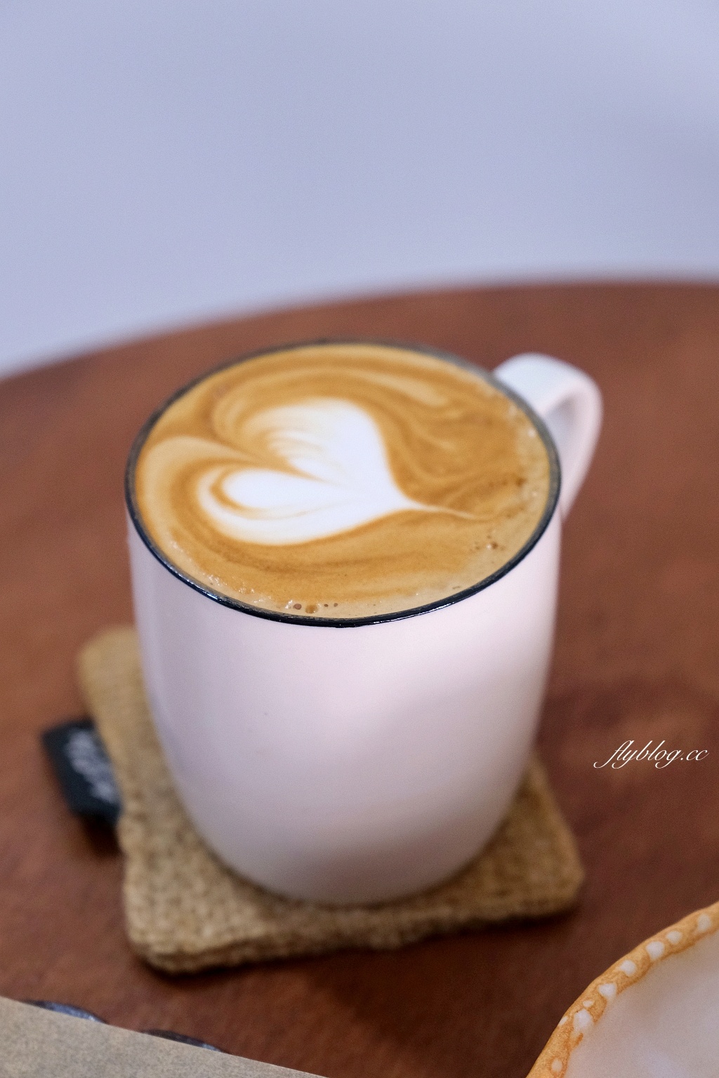 台中東區｜小犬咖啡店．日系老宅風咖啡館，手做吐司和甜點都很有水準 @飛天璇的口袋