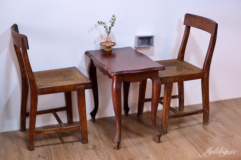 台中東區｜小犬咖啡店．日系老宅風咖啡館，手做吐司和甜點都很有水準 @飛天璇的口袋