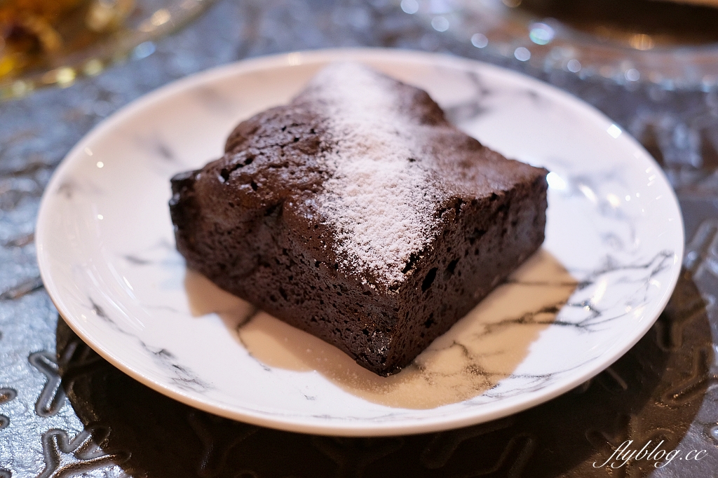 台中北區｜玖安飛飛 Coffee & Makeup，咖啡師和彩妝師的甜點店，中醫商圈復合式咖啡館 @飛天璇的口袋