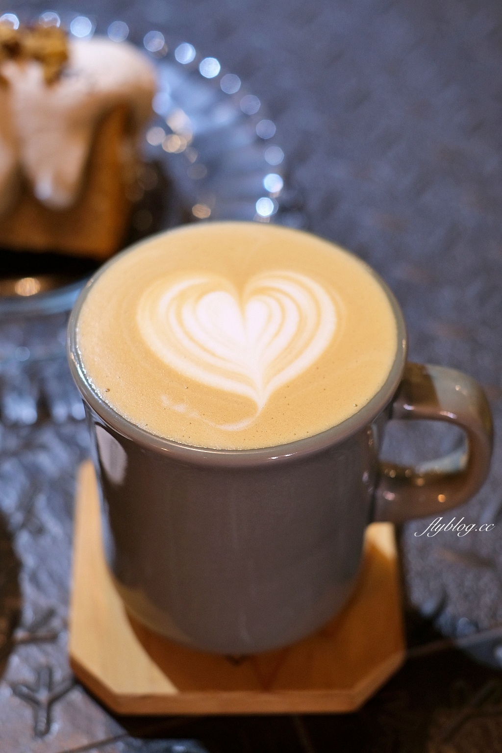 台中北區｜玖安飛飛 Coffee & Makeup，咖啡師和彩妝師的甜點店，中醫商圈復合式咖啡館 @飛天璇的口袋