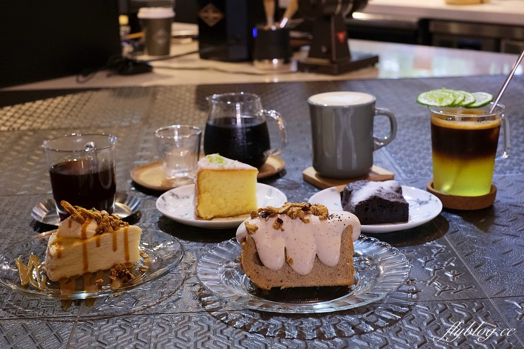 台中北區｜玖安飛飛 Coffee & Makeup，咖啡師和彩妝師的甜點店，中醫商圈復合式咖啡館 @飛天璇的口袋