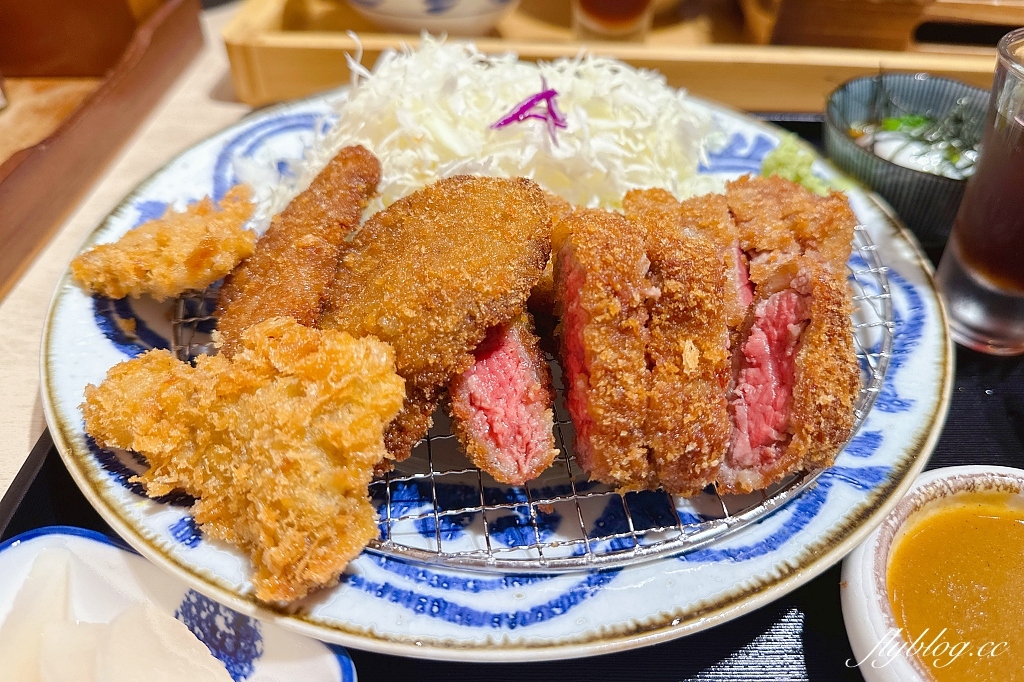 台中東區｜京都勝牛，來自日本現炸60秒的美味，台中第一間在LaLaport北館 @飛天璇的口袋