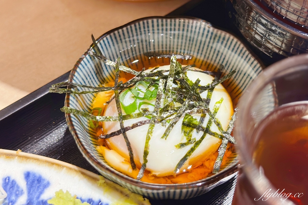 台中東區｜京都勝牛，來自日本現炸60秒的美味，台中第一間在LaLaport北館 @飛天璇的口袋