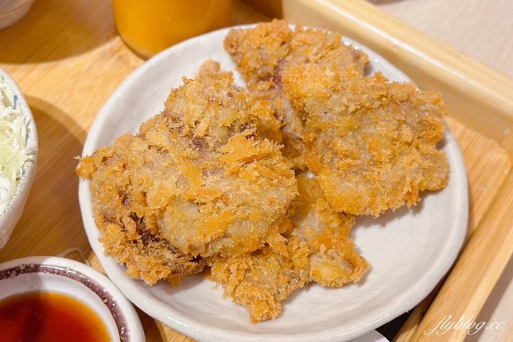 台中東區｜京都勝牛，來自日本現炸60秒的美味，台中第一間在LaLaport北館 @飛天璇的口袋