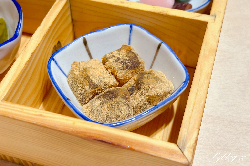 台中東區｜京都勝牛，來自日本現炸60秒的美味，台中第一間在LaLaport北館 @飛天璇的口袋