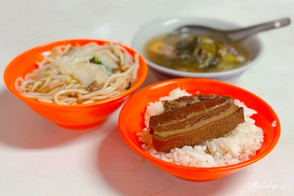 台中西區｜松哥拉仔麵．傳承50年老字號第三代，網友推薦台中五廊街炒麵 @飛天璇的口袋