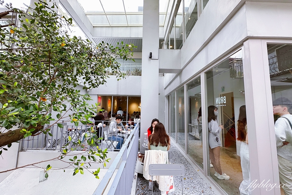 台北信義｜BRUN不然-信義店．台北森林系早午餐，陽台舒適用餐空間 @飛天璇的口袋