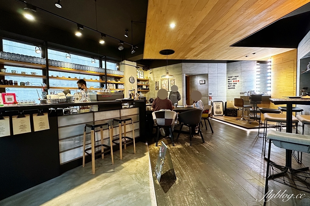 台中北區｜玖安飛飛 Coffee & Makeup，咖啡師和彩妝師的甜點店，中醫商圈復合式咖啡館 @飛天璇的口袋