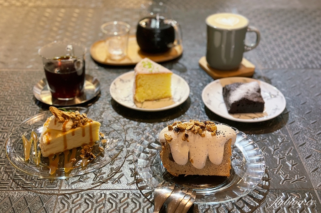 台中北區｜玖安飛飛 Coffee & Makeup，咖啡師和彩妝師的甜點店，中醫商圈復合式咖啡館 @飛天璇的口袋